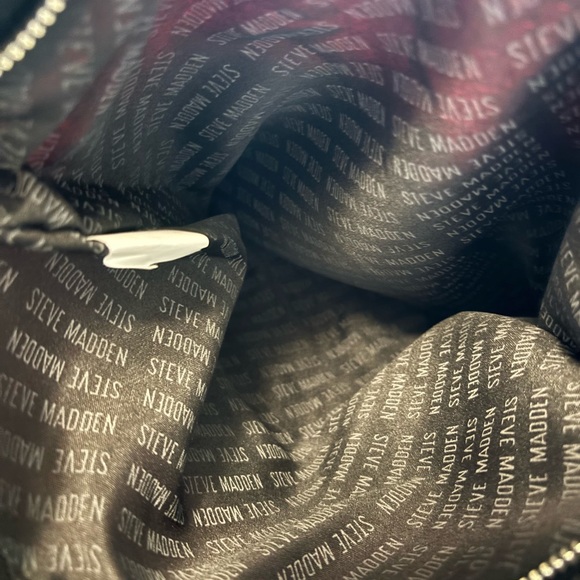 Steve Madden Fuchsia Quilted Crossbody Bag - Picture 7 of 8